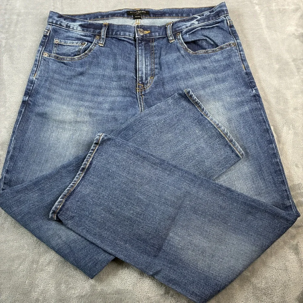 Banana Republic Athletic Fit Jeans Men's 36x29 Mid Rise Med Wash Denim Whiskered